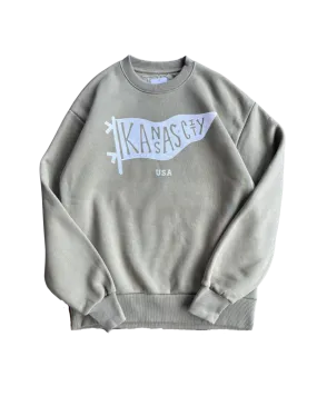 BELLBOY | KC PENNANT SWEATSHIRT - OLIVE