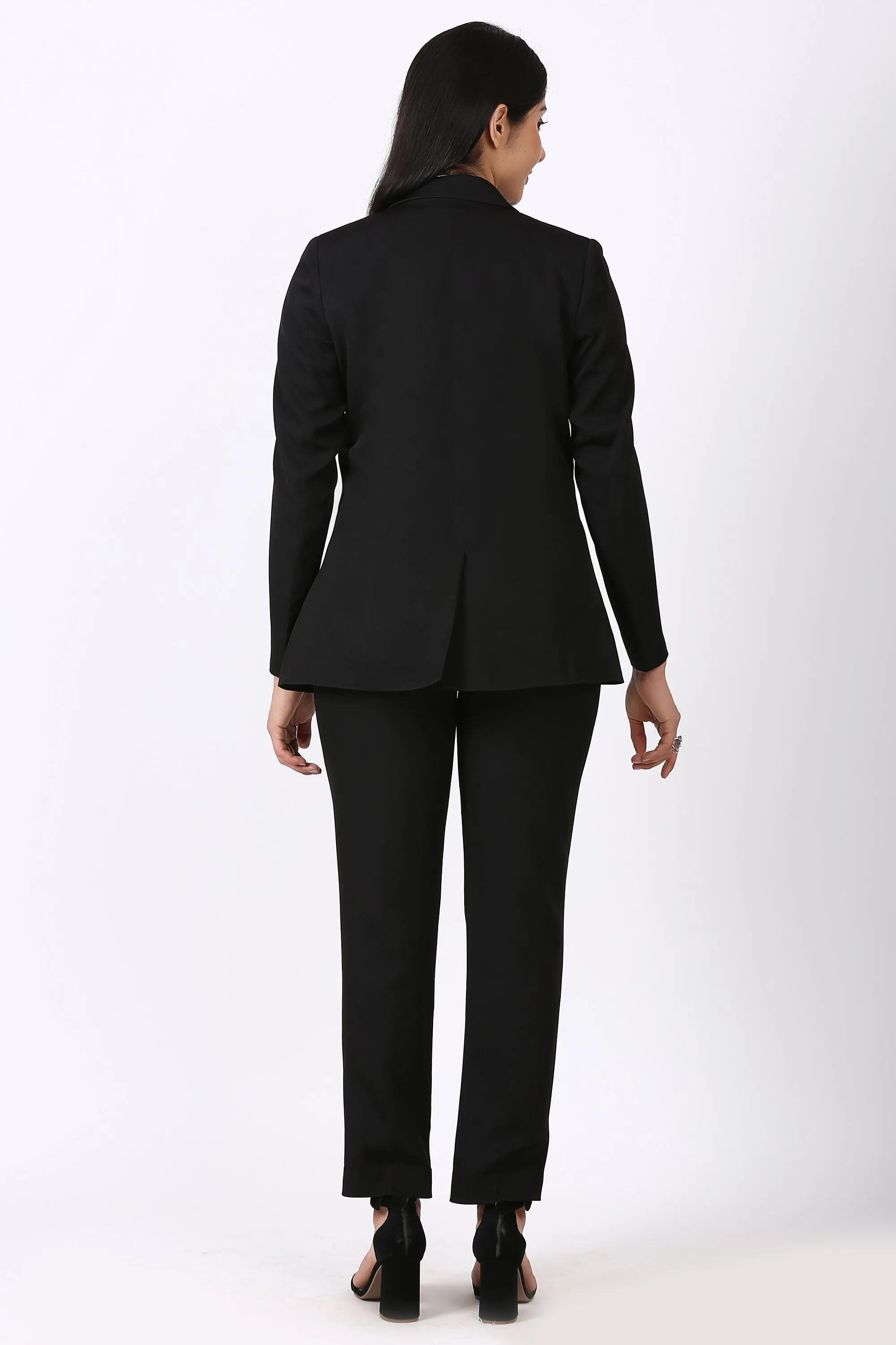 Notch collar Black Pant suit