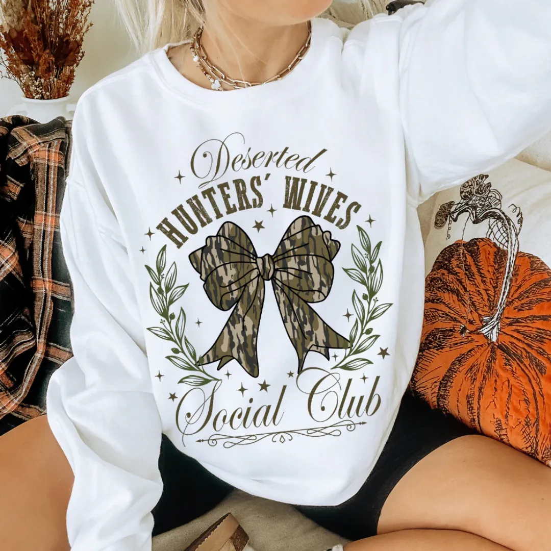 Online Exclusive | Deserted Hunters' Wives Social Club Graphic Sweatshirt in White