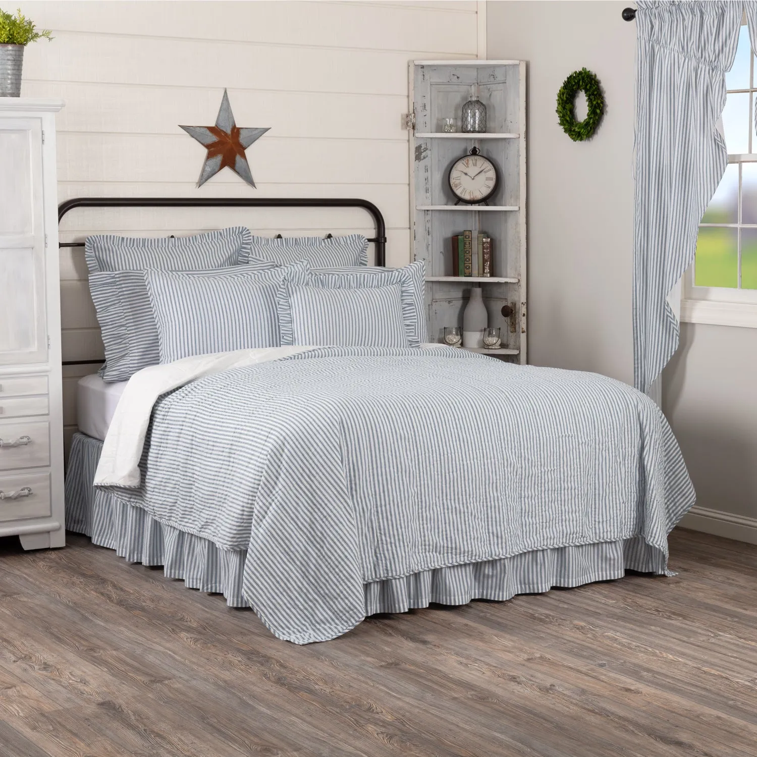 Sawyer Mill Blue Ticking Stripe Luxury King Quilt Coverlet 120Wx105L