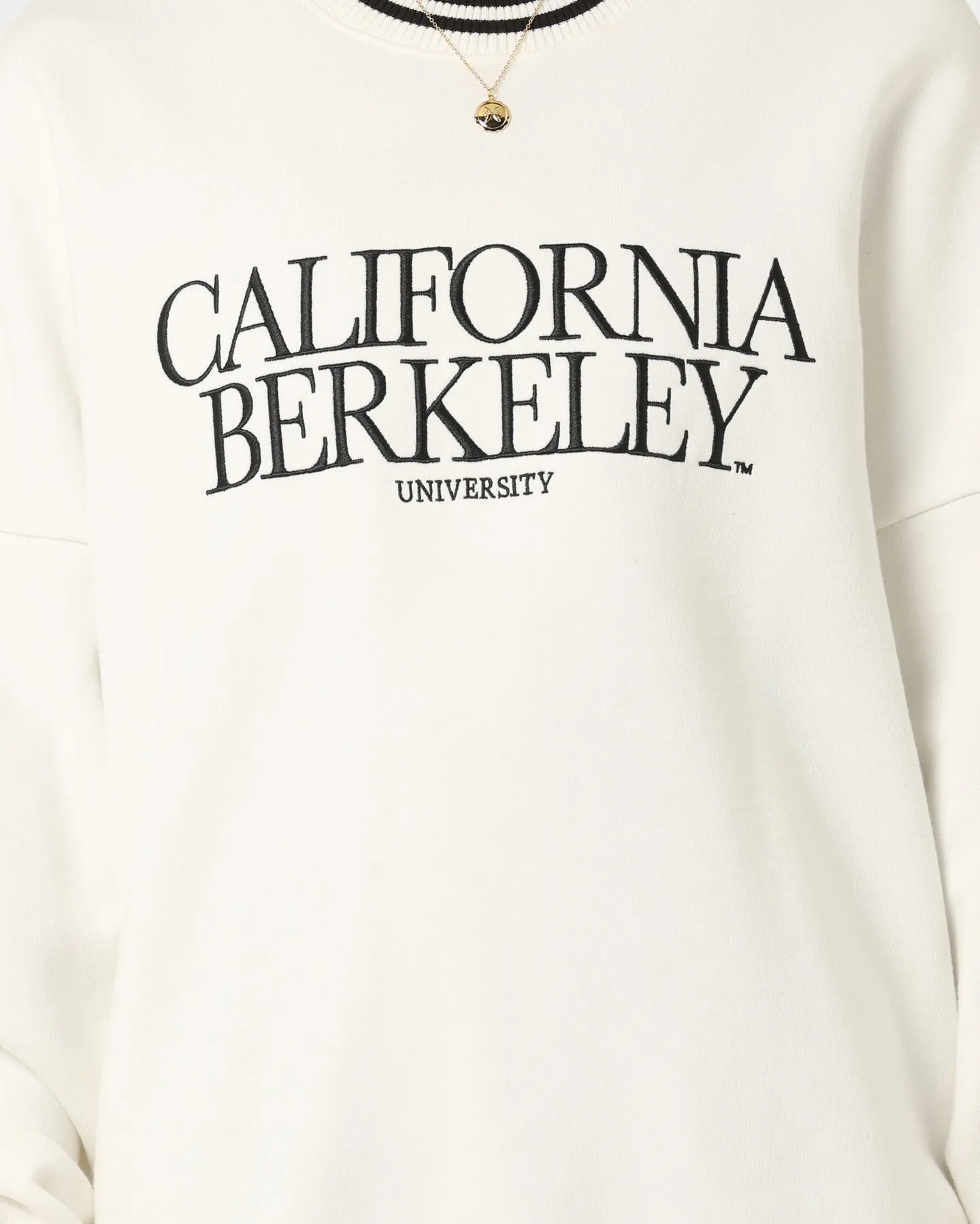 The New Establishment Women's University Of California Berkeley College Trim Crewneck Vintage White