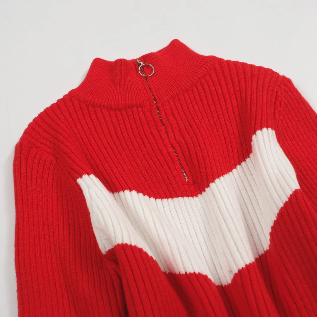 Women's red vintage turtleneck sweater top